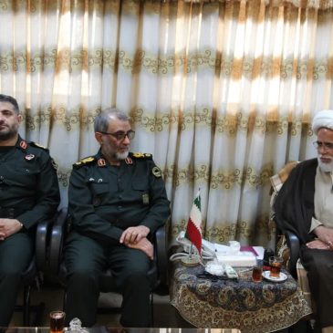 دیدار سردار قاسم رضایی جانشین فرمانده کل فراجای کشور و سردارحاجیان فرمانده انتظامی استان با نماینده ولی فقیه در استان و امام جمعه کرمانشاه حجت‌ الاسلام والمسلمین حبیب الله غفوری