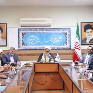 جمعی از اصحاب رسانه با نماینده ولی فقیه در استان و امام جمعه کرمانشاه دیدار کردند