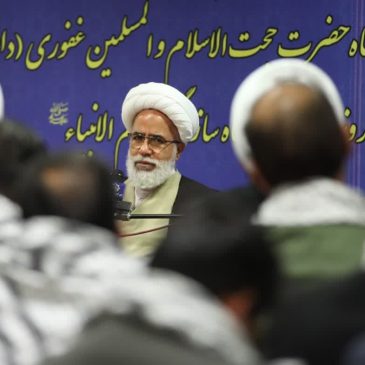 دیدار با جمعی از مسئولان و کارکنان مؤسسات زیرمجموعه‌ی قرارگاه خاتم‌الانبیاء سپاه پاسداران