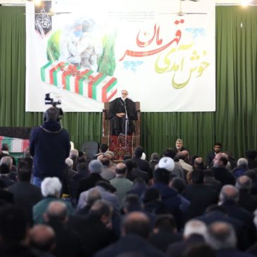 آیین تشییع پیکر مطهر شهدای گمنام و مجلس عزاداری حضرت زهرا(سلام‌الله‌علیها) که در مسجد جامع شهر کرمانشاه