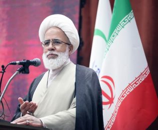 دختران، اعضای مؤثر جامعه اسلامی و مورد محبت پروردگار متعال هستند