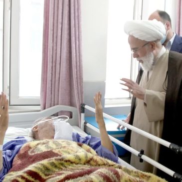عیادت از زائران اربعین حسینی (علیه السلام) که در حادثه تصادف محور اسلام‌آباد غرب به حمیل مجروح شدند.
