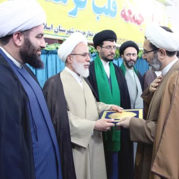آئین تکریم و معارفه امام‌جمعه شهرستان اسلام‌آباد غرب