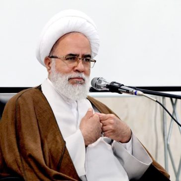 مؤمن باید مبلّغ و مروج خیر در جامعه باشد.