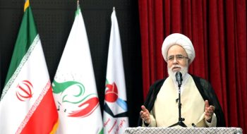 ایمان به خدا، سرچشمه قدرت و استقامت است